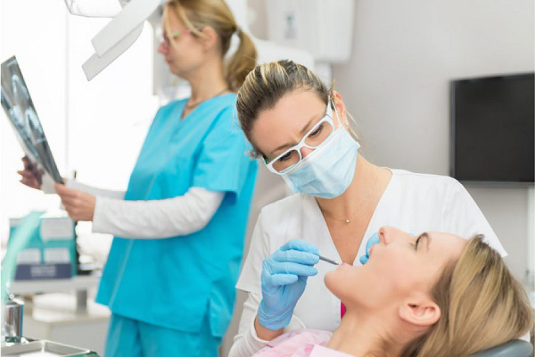 Bước 1: Thực hiện thăm khám và tư vấn